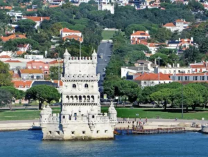 La torre de belem vista desde el río tajo